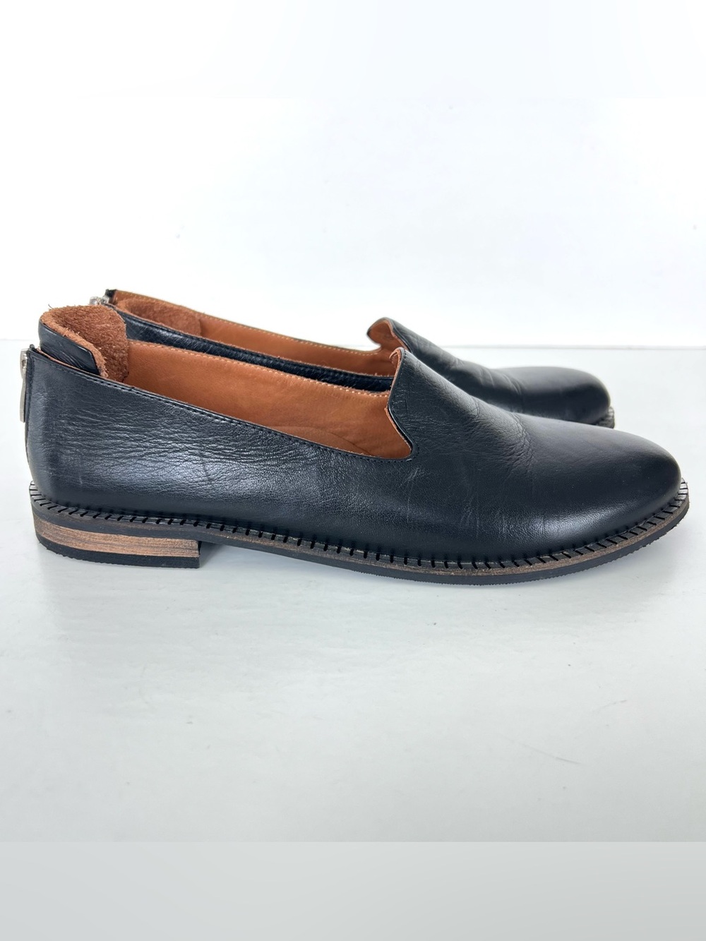 ETHAN VALDES Women Black Soft Leather Zipper Accent Slip-on Flat Loafers Sz 38